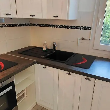Apartment Garden 150 M From The