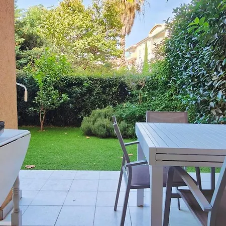 Garden 150 M From The Apartment Fréjus