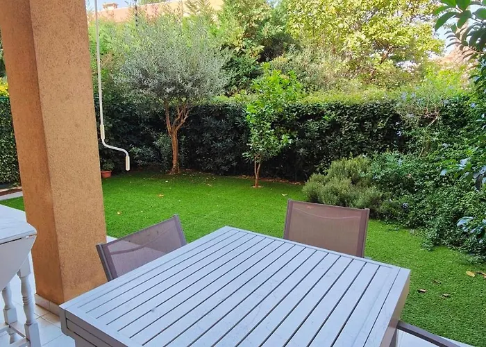 Garden 150 M From The Apartmán
